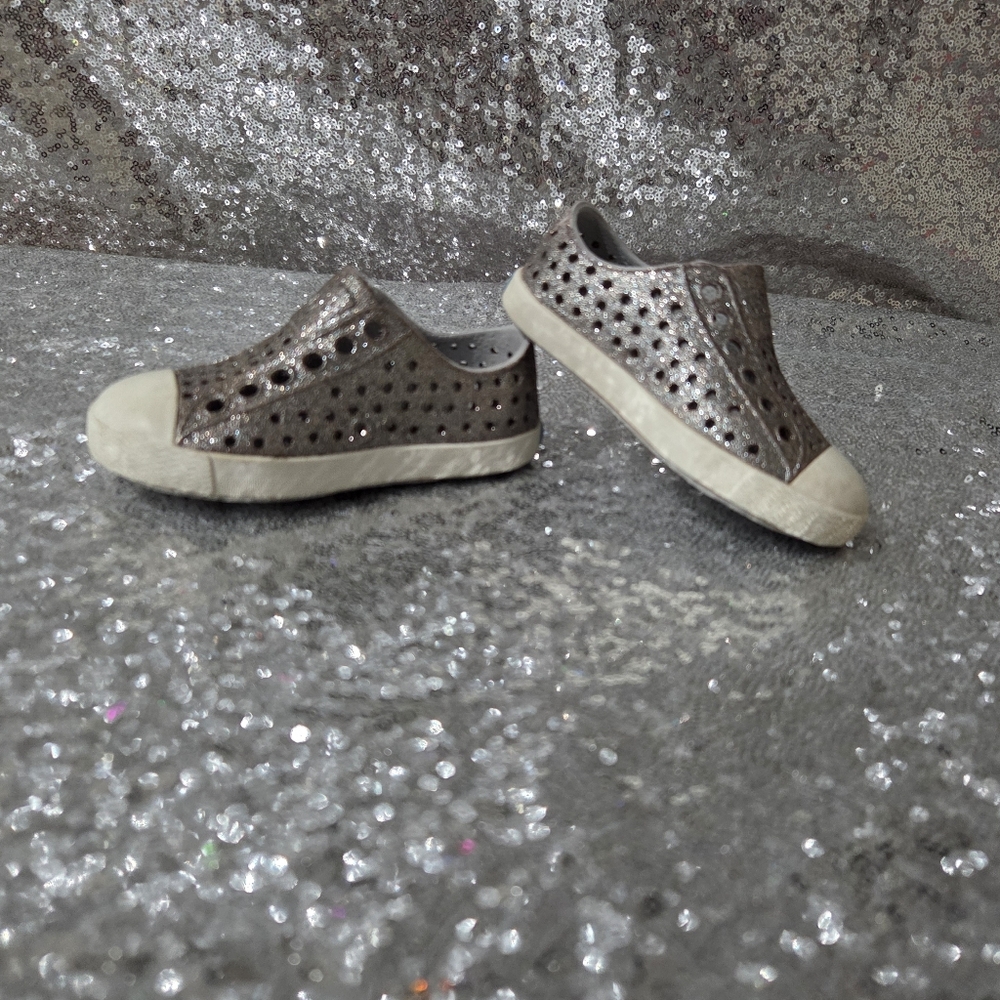 Native Kids Shiny Gray Slip-On Sneakers